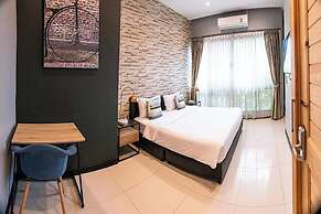 Penny - Farthing Pool Villa
