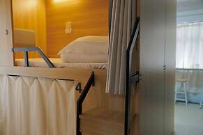 Waveflo Hostel