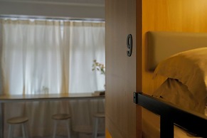 Waveflo Hostel