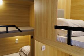 Waveflo Hostel