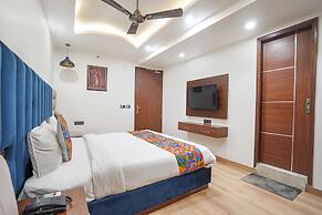 Fabhotel Golden Eye Inn