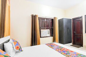 Fabhotel Rb Palace