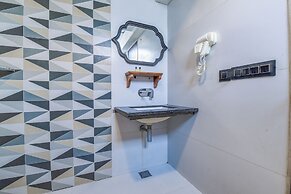 Fabhotel The Rajmani