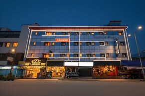 FabHotel Le Royal Inn