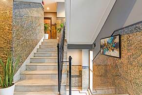 Fabhotel Gulshan International