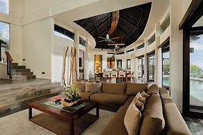 Villa Oshra by Nakula