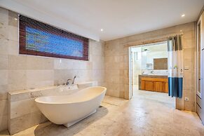 Puri Ratu Jimbaran Villa By Betterplace