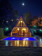 EHLI BUNGALOV