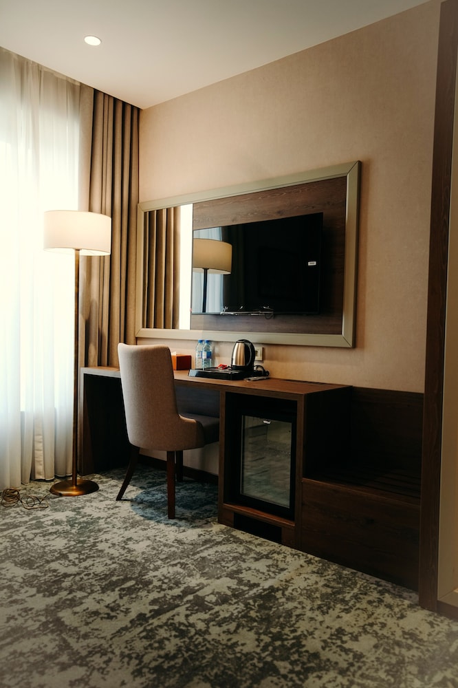 Hill Chalet Hotel & Resort