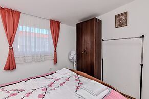 Apartments Ladika