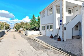 Apartments Ladika