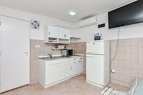 Apartments Ladika