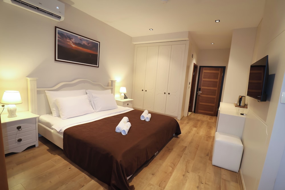 Semitronix Hotel