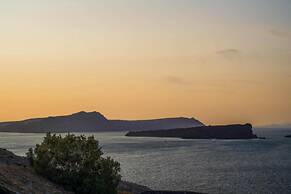 The Noverian Bios Caldera Sunset Suites