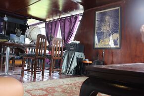 Sabai Sabai Liveaboard Bangkok