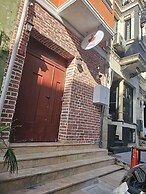 Taksim BrickTown Suite