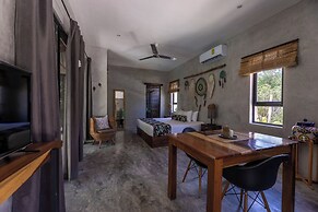 TRECE LUNAS TULUM