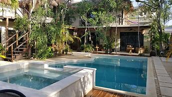 TRECE LUNAS TULUM