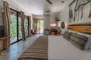 TRECE LUNAS TULUM