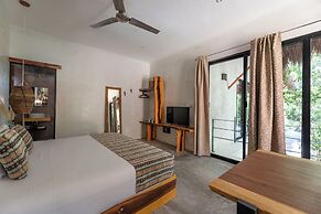 TRECE LUNAS TULUM
