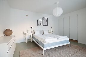 Affordable SoFo Stays