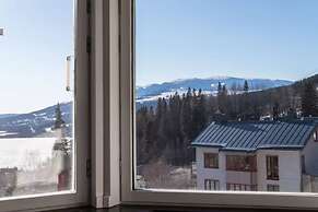 Tott Stay – Easy Slope Access