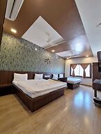 Hotel Candlewood Bar & Restro