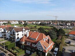 Apartment in Het Zoute Near Mini-golf