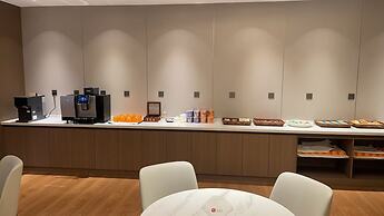 T3E JOY REST LOUNGE