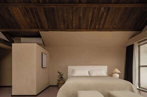 YueLore Retreat