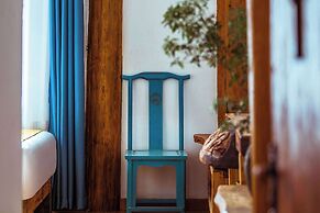 Lijiang half yard hotel