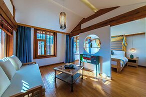 Lijiang half yard hotel