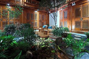 Lijiang half yard hotel