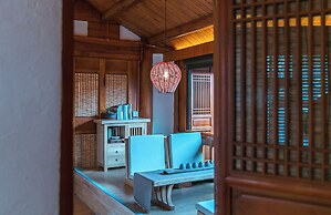 Lijiang half yard hotel