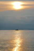 Floating Home in Reef Resort Unit 4