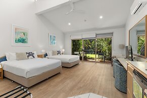 Nautilus Beach Resort by Charlesworth