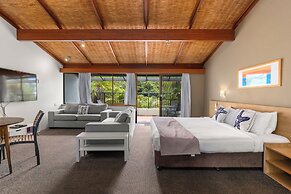 Nautilus Beach Resort by Charlesworth