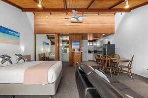 Nautilus Beach Resort by Charlesworth