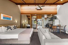 Nautilus Beach Resort by Charlesworth