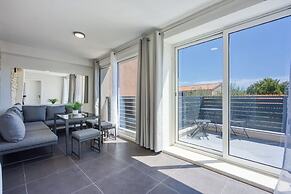 Villa Galant with Pool and Sauna