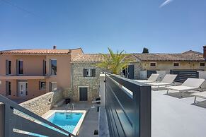 Villa Galant with Pool and Sauna
