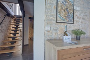 Villa Galant with Pool and Sauna