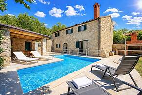 Stone Villa Galant with Pool