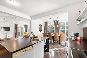 Holiday House with Pool Villa Seabird