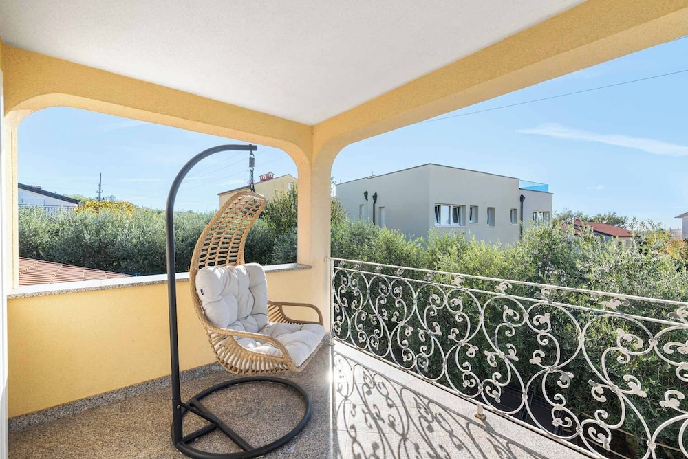 Holiday House with Pool Villa Seabird