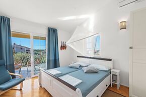 Holiday House with Pool Villa Seabird