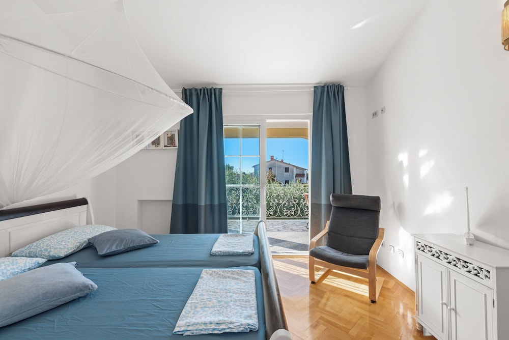 Holiday House with Pool Villa Seabird