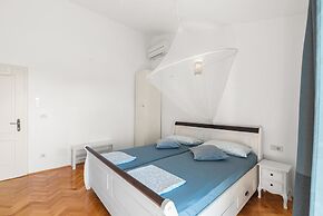 Holiday House with Pool Villa Seabird