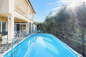 Holiday House with Pool Villa Seabird