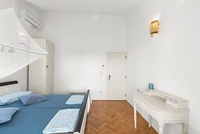 Holiday House with Pool Villa Seabird